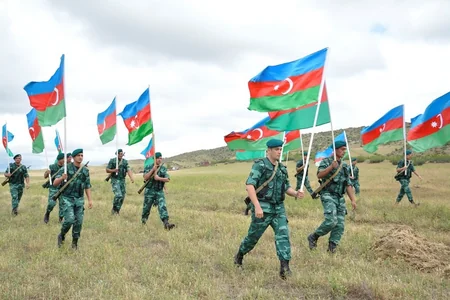 Sərhədçilər ”Heydər Əliyev zirvəsi”nə yürüş ediblər