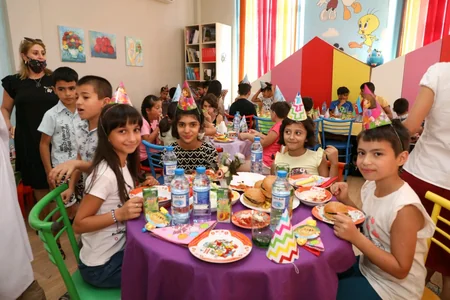 Heydər Əliyev Fondu uşaq evlərinin sakinləri və ahıllar üçün əyləncə proqramı təşkil edib