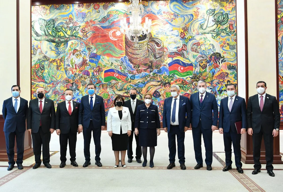 Milli Məclisin sədri Sahibə Qafarova Türkiyənin ticarət naziri ilə görüşüb