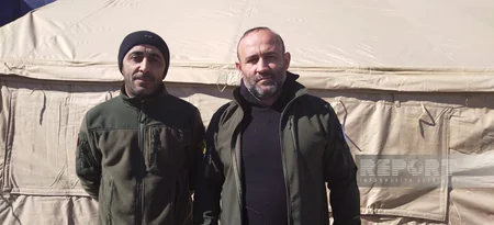 Azərbaycanın könüllü həkimləri ilə iş adamı Kahramanmaraşın daha bir bölgəsində yeməklər paylayıb - YENİLƏNİB