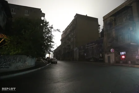 Bakı şəhərinin üzərini su buxarı bürüyüb - FOTO