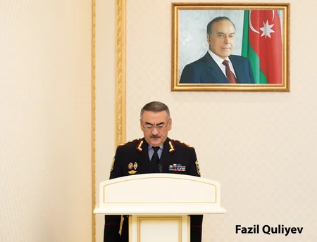 Vilayət Eyvazov iclas keçirib, vətəndaşların əsassız saxlanılması halların aradan qaldırılmasını tapşırıb