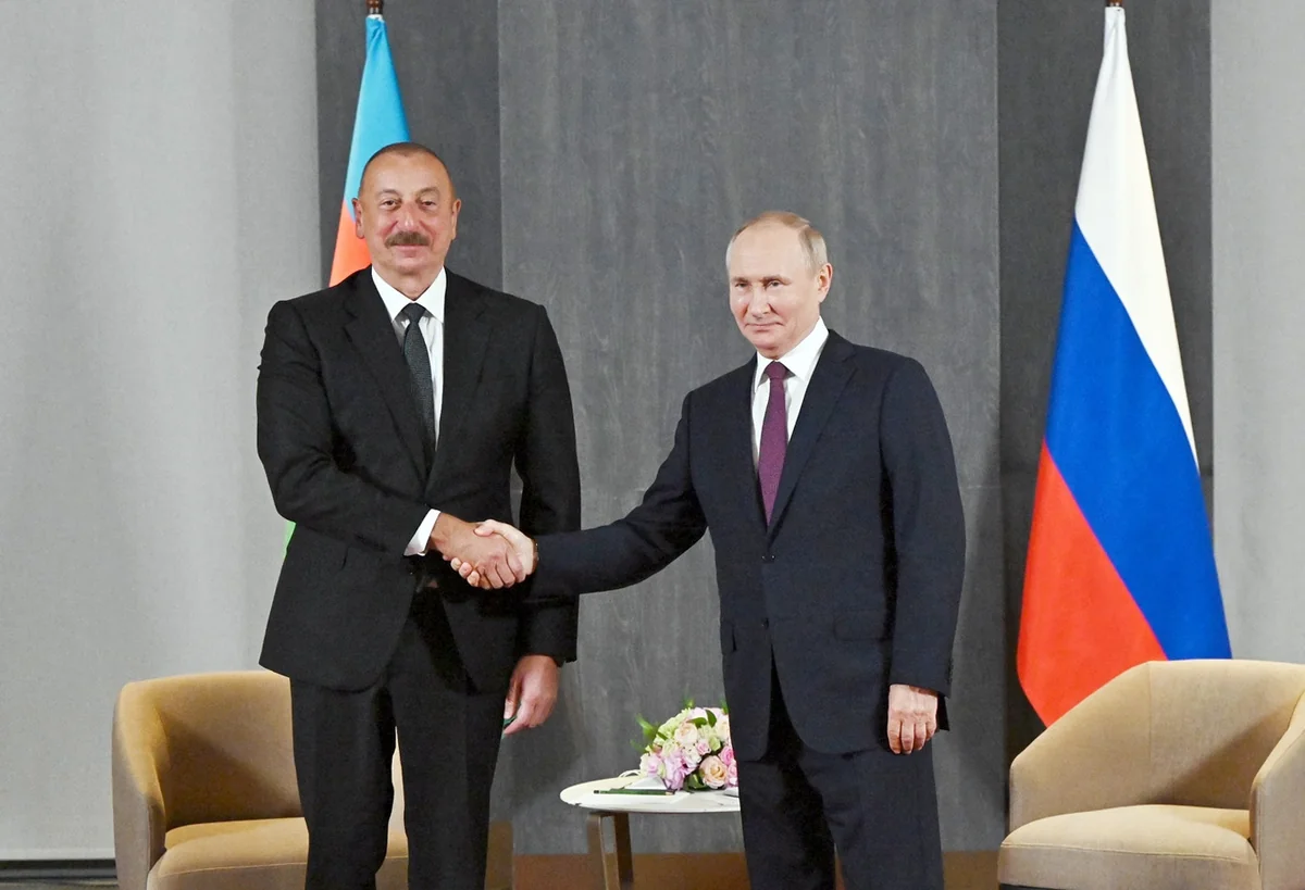 Azerbaijani, Russian presidents talk over phone
