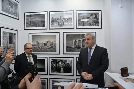 Dövlət Komitəsinin sədri Stokholmda Qarabağla bağlı fotosərgini ziyarət edib