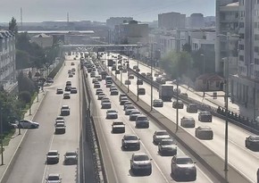 Bakının bir sıra yollarında tıxac yaranıb