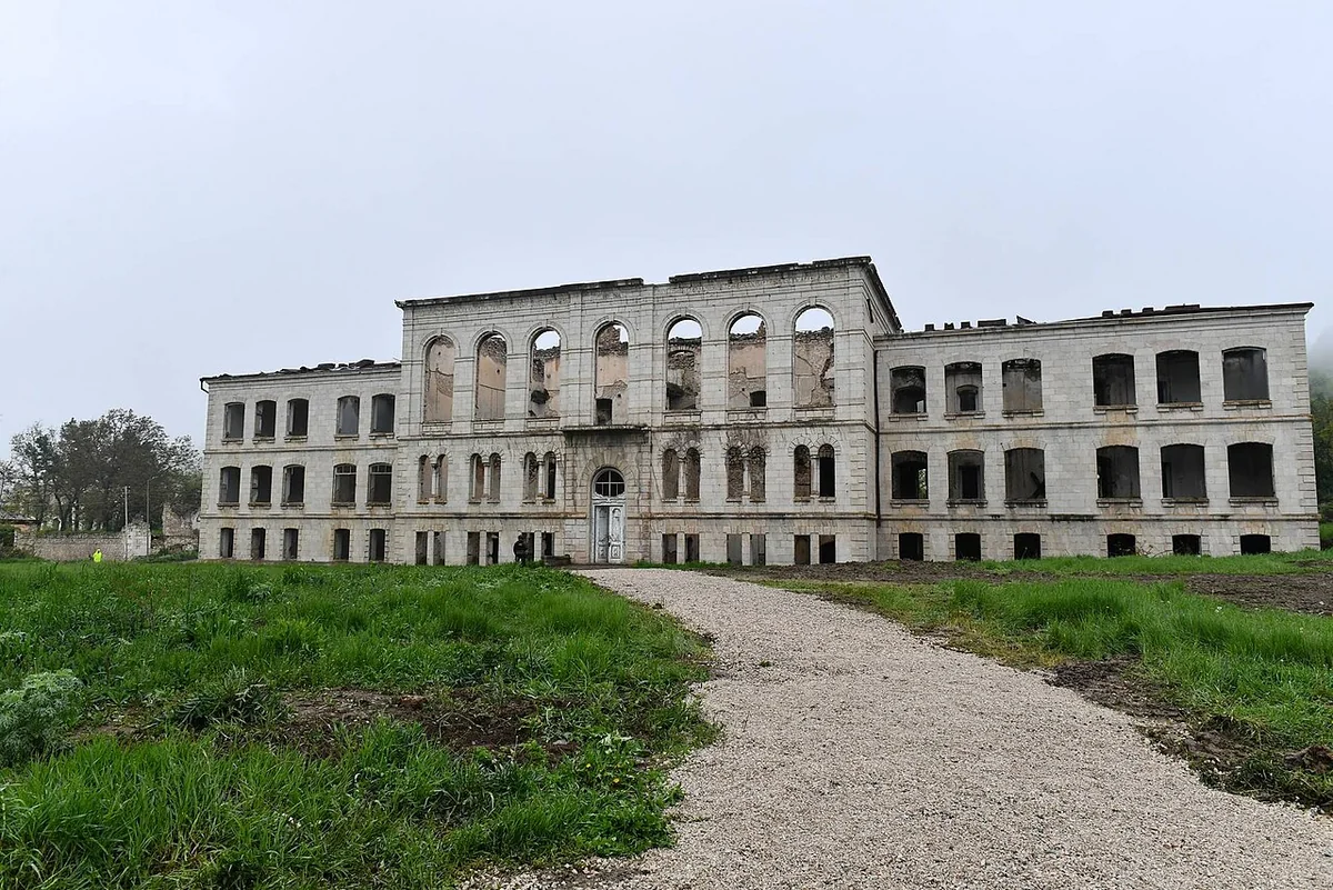 Şuşa Real Məktəbi universitet və kollec səviyyəsində fəaliyyət göstərəcək, tədrisə 2026-cı ilin sentyabrında başlanılacaq
