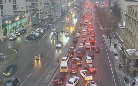 Bakıda 21 istiqamətdə tıxac var - SİYAHI