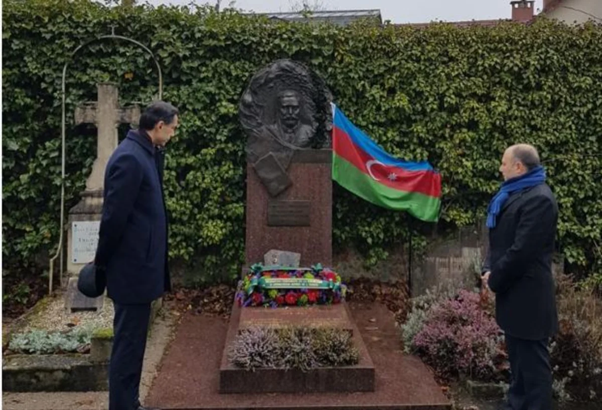 Parisdə 20 Yanvar münasibəti ilə ADR nümayəndələrinin məzarları ziyarət edilib