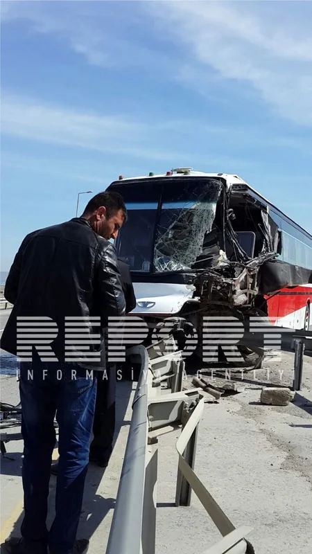 ​Bakıda baş verən qəzaya görə avtobus sürücüsü tutulub - FOTO