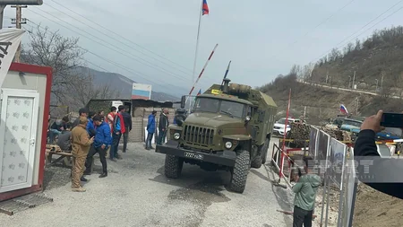 Xankəndi-Laçın yolunda sülhməramlıların avtomobilləri maneəsiz keçib - YENİLƏNİB-6