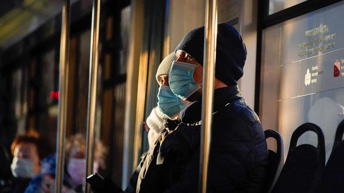 Russia makes wearing masks mandatory again for public events