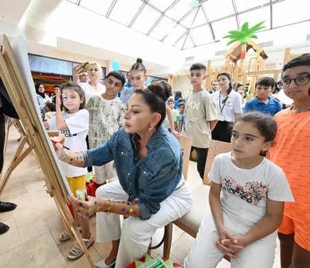 First Vice-President Mehriban Aliyeva attends celebration organized for children by Heydar Aliyev Foundation