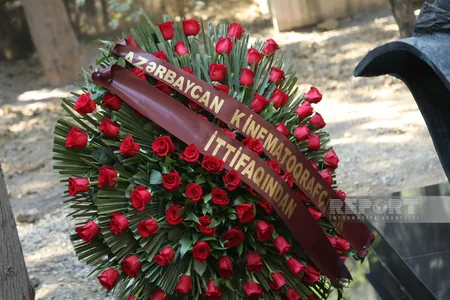 Rüstəm İbrahimbəyovun qəbirüstü abidəsinin açılışı olub