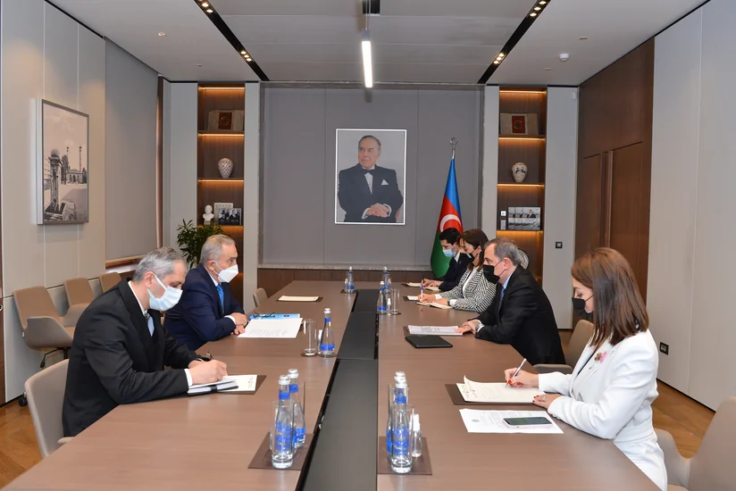 Глава МИД Азербайджана встретился с генсеком ОЧЭС