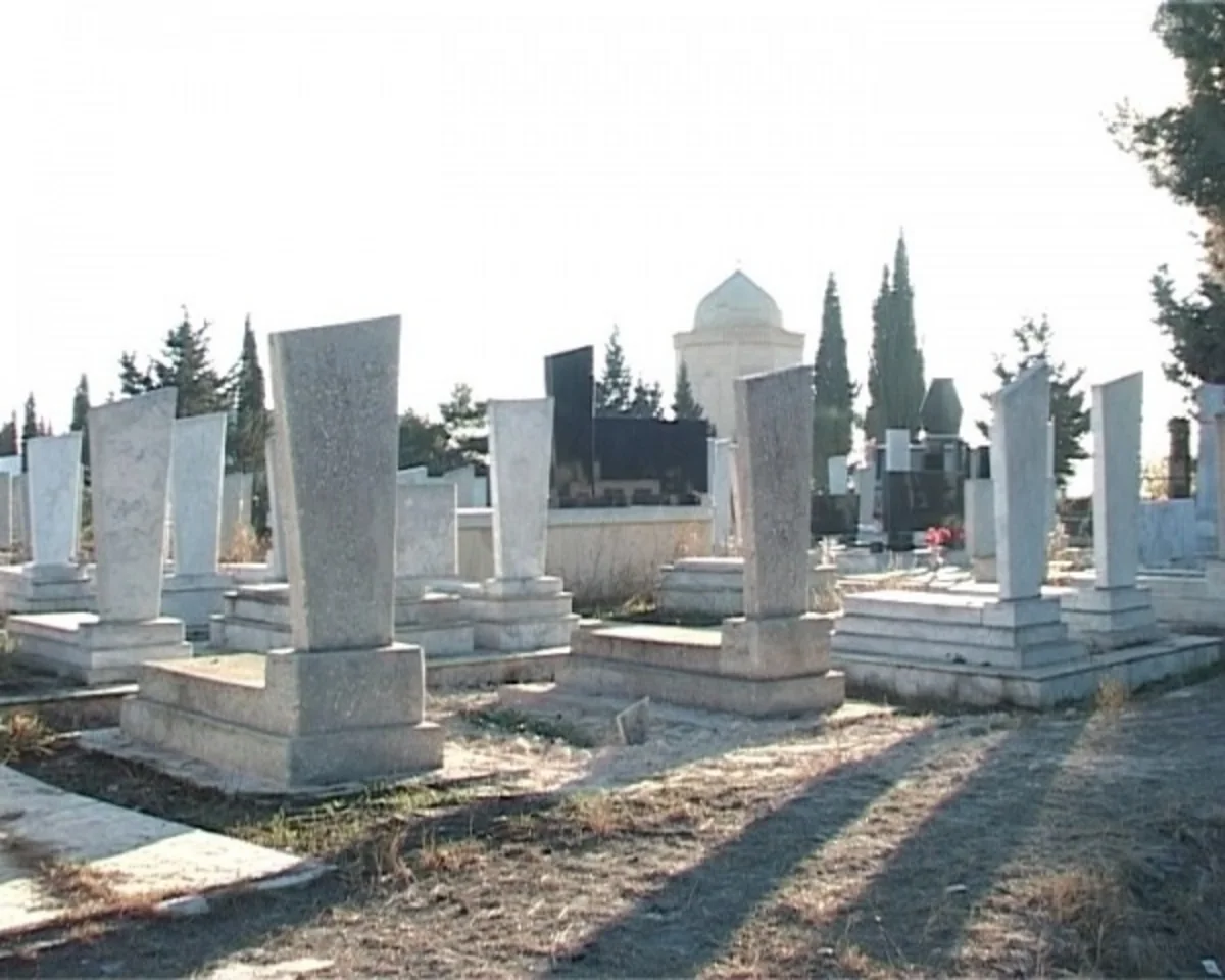 Azərbaycanda 3 268 qəbiristanlıq bələdiyyələrə təhvil verilib - RƏSMİ