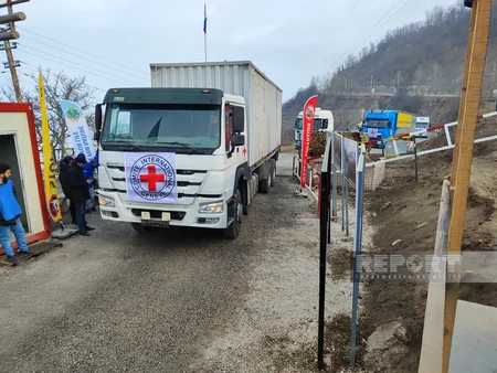 По дороге Ханкенди-Лачын беспрепятственно проехали 19 автомобилей МККК