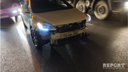 Bakıda sərnişin avtobusu minik avtomobili ilə toqquşub - FOTO