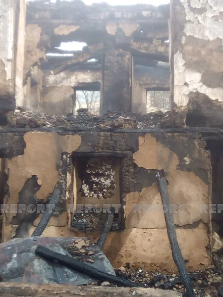 Qubada 3 gün əvvəl ölən şəxsin evi tamamilə yanıb, ailə evsiz qalıb