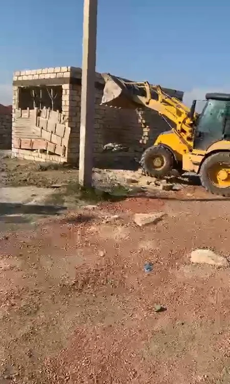 Abşeronda qanunsuz tikili sökülüb