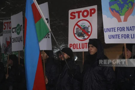 На дороге Ханкенди-Лачын продолжается акция протеста экоактивистов