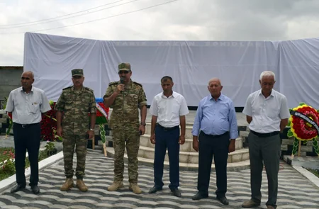 “Tarix yazan şəhidlər” abidəsinin açılışı olub