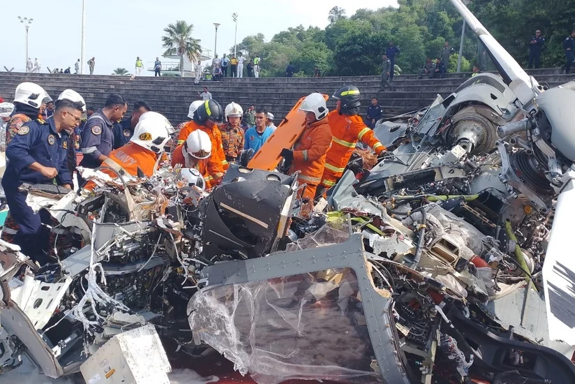 В Малайзии при крушении двух вертолетов погибли 10 человек