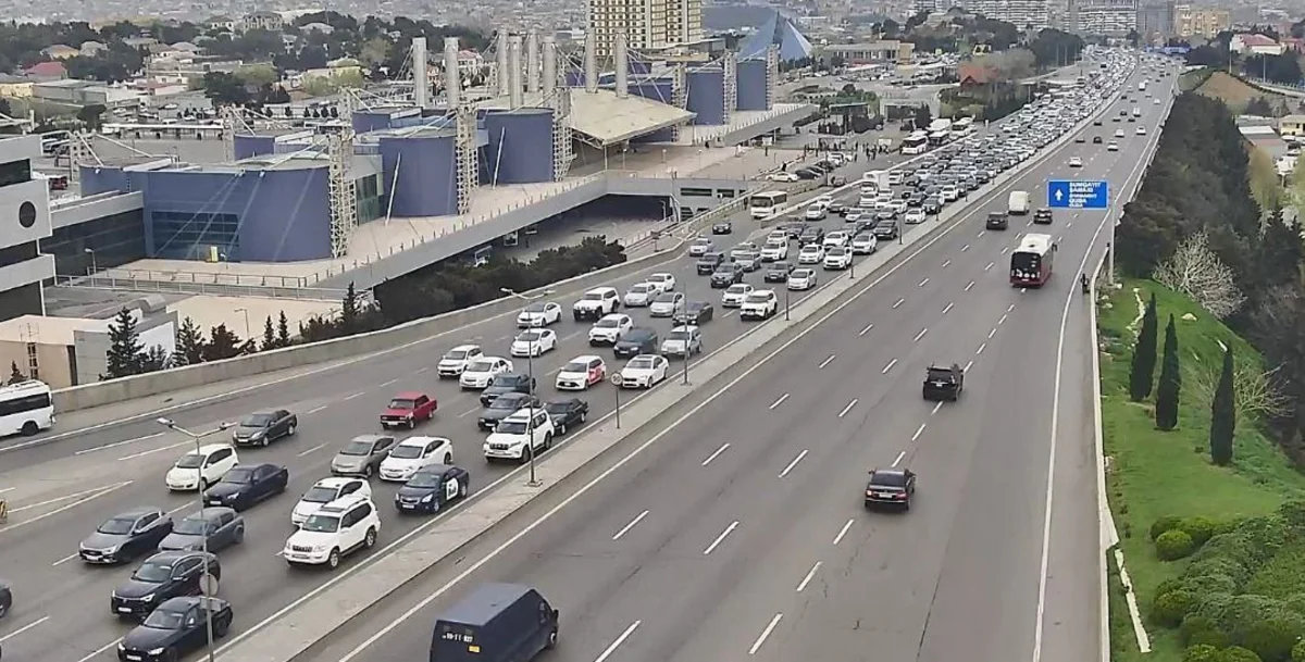 Bakının bir sıra yollarında tıxac müşahidə edilir