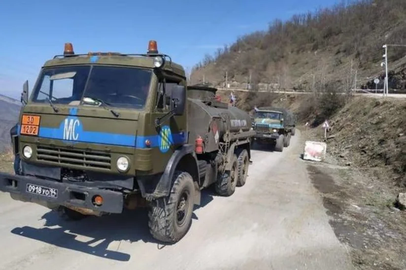 Şuşada sülhməramlıların KamAZı aşıb, ermənilərə məxsus avtomobillərdə yanğın olub