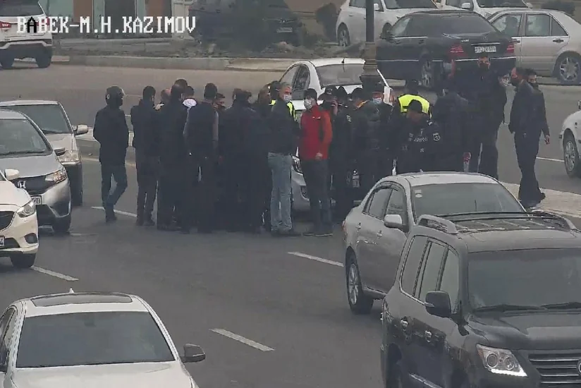 Bakının Babək prospektində yol qəzası olub