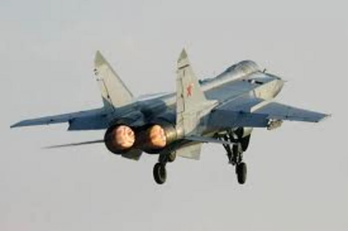 Россия планирует разместить в Арктике истребители МиГ-31