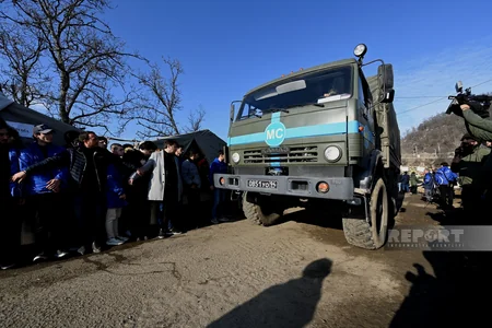 На дороге Шуша-Ханкенди в очередной раз созданы условия для движения автомобилей миротворцев