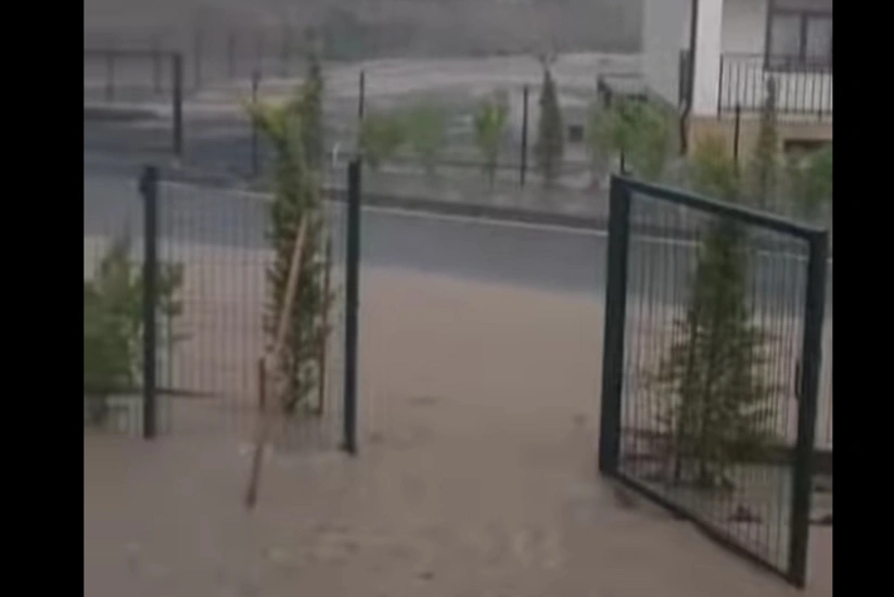 Sel Laçında yaşayış sahələrinə ziyan vurub, bəzi evlərin zirzəmisinə su dolub, rəsmilər ərazidədir