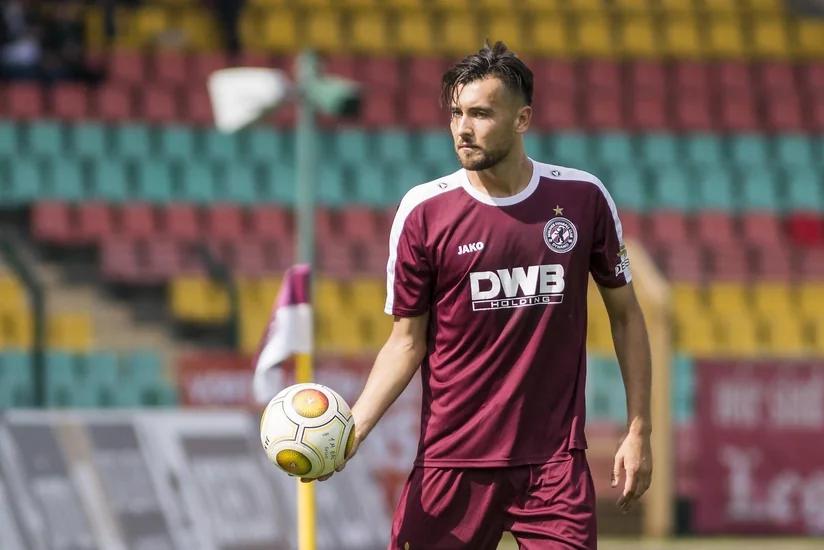 Millimizin futbolçusu koronavirusa yoluxub?