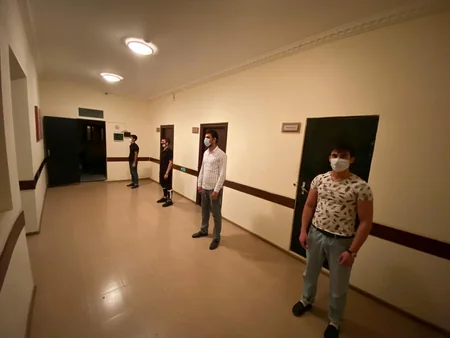 Qaradağda qapalı məkanda çay evi aşkarlandı