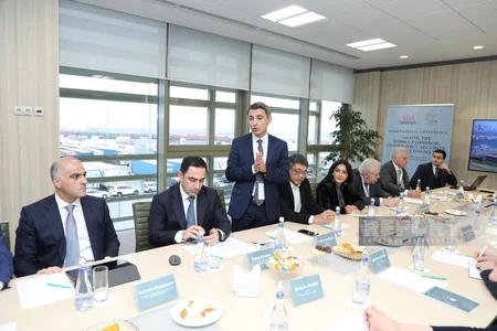 Azərbaycanın qlobal nəqliyyat şəbəkəsində tutduğu strateji mövqe təqdim edilib