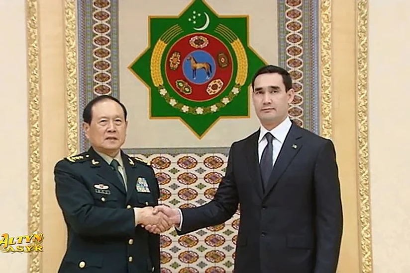 Президент Туркменистана принял министра обороны Китая