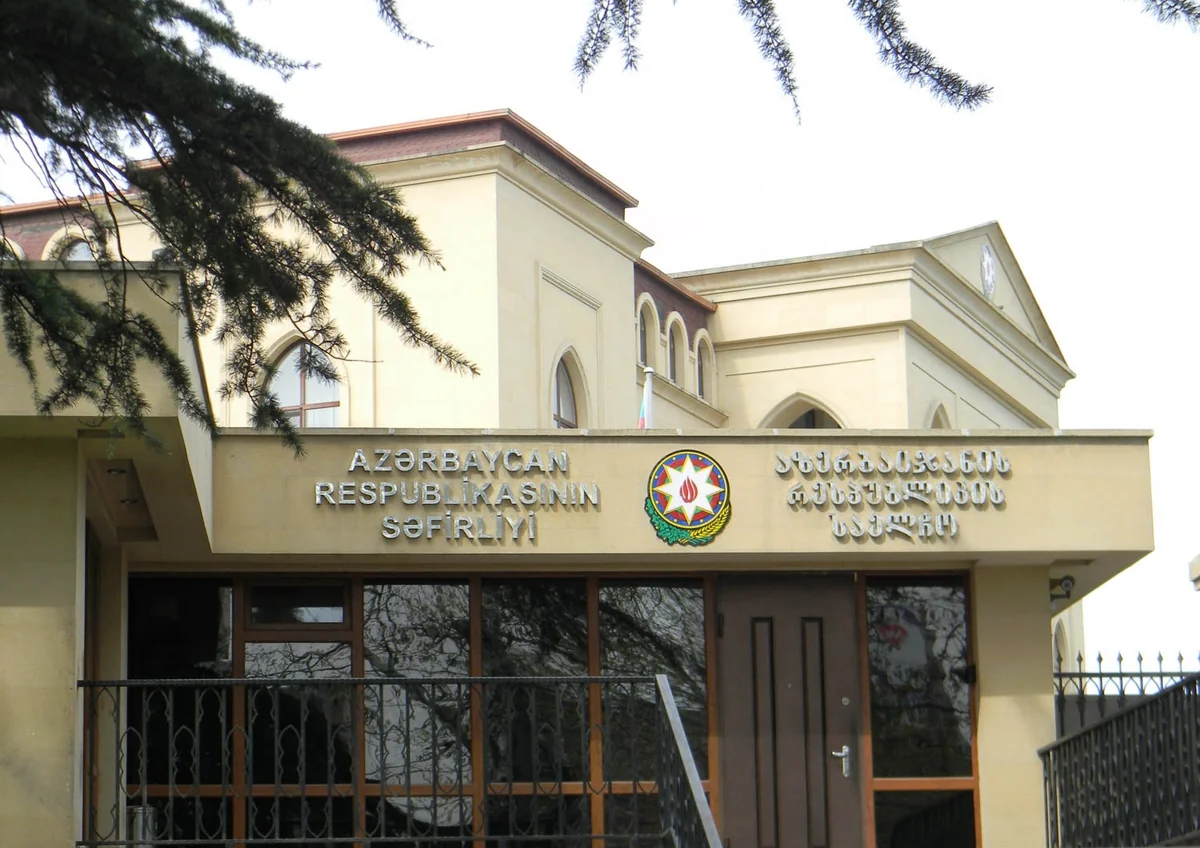 Azərbaycan səfirliyi gürcü diplomatları təbrik edib