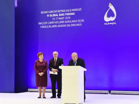 Mehriban Əliyeva Nizami Gəncəvi Beynəlxalq Mərkəzinin qızıl medalı ilə təltif edilib - YENİLƏNİB-2