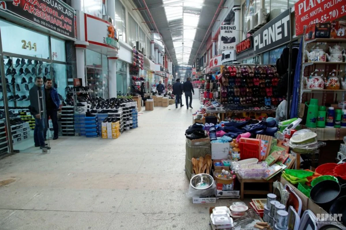 “Binə” Ticarət Mərkəzinin rəhbərliyi sahibkarlara yer haqqının endiriləcəyinə söz verib - FOTO