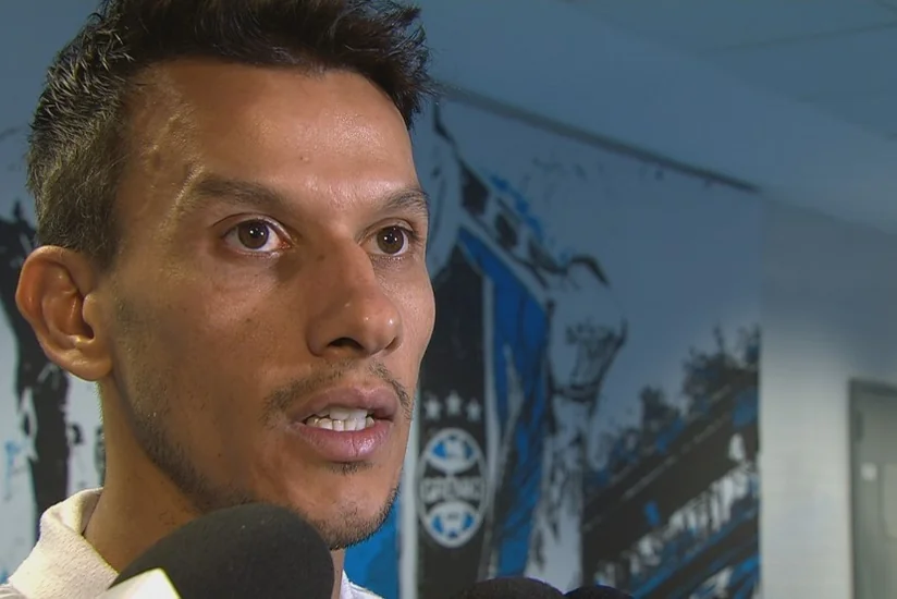 Braziliyada 200 metrlik hündürlükdən düşən futbolçu sağ qaldı - FOTO