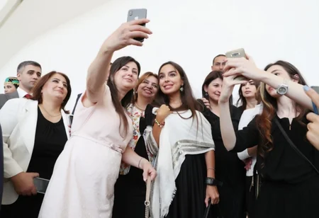 Azərbaycanın Birinci vitse-prezidenti Mehriban Əliyeva məcburi köçkünlərin tədbirində iştirak edib