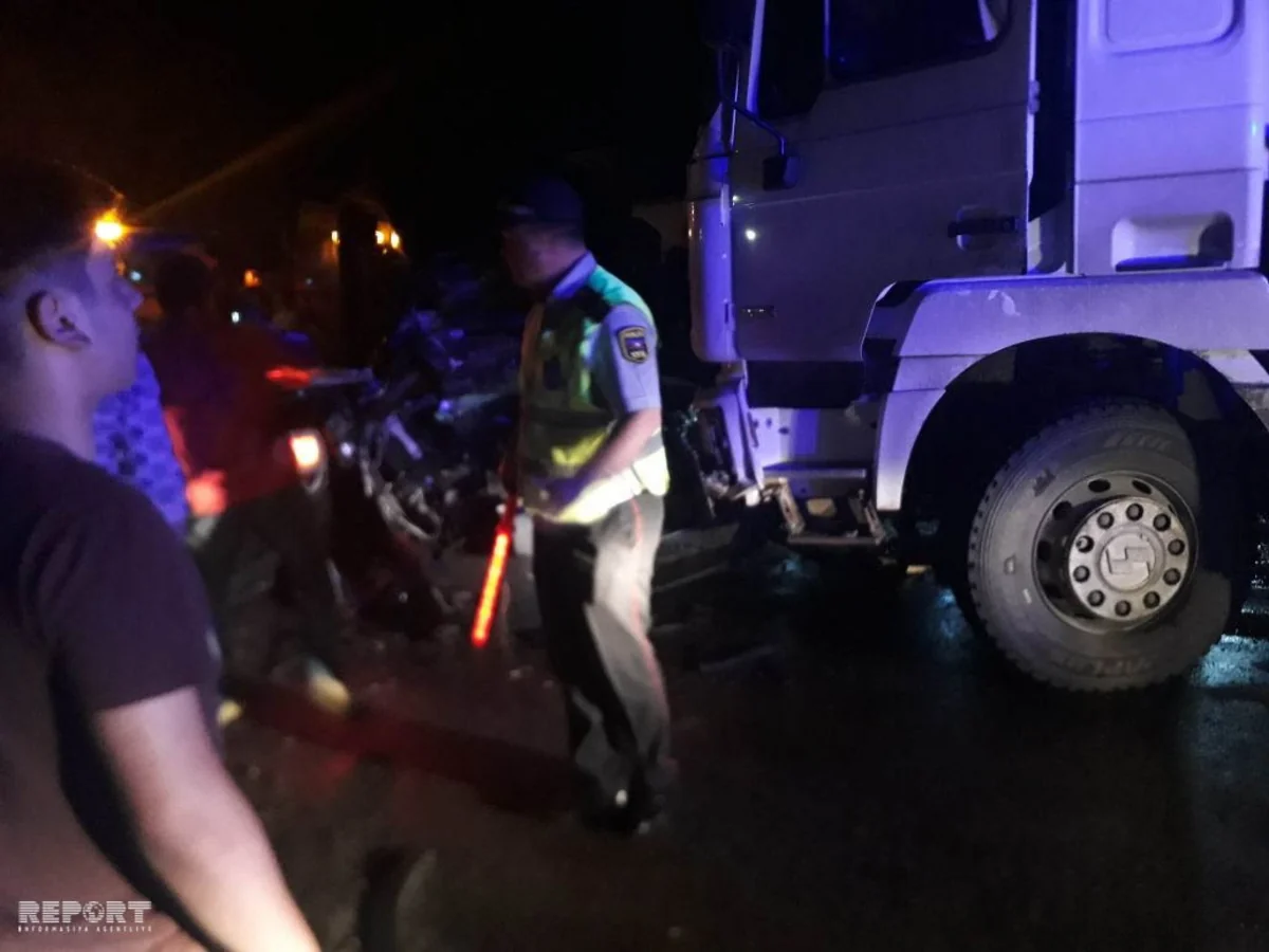 Cəlilabadda yük maşını mikroavtobusla toqquşub, 1 ölü, 9 yaralı var - VİDEO - SİYAHI - YENİLƏNİB - 2