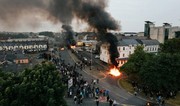 В Северной Ирландии третий день продолжаются антимигрантские беспорядки