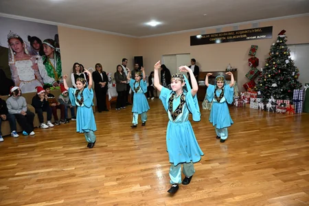 Arzu Əliyeva 2 saylı Uşaq evi sosial xidmət müəssisəsində uşaqları ziyarət edib