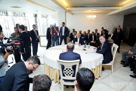 Bakıda Azərbaycan-İran-Türkiyə XİN başçılarının beşinci üçtərəfli görüşü başlayıb