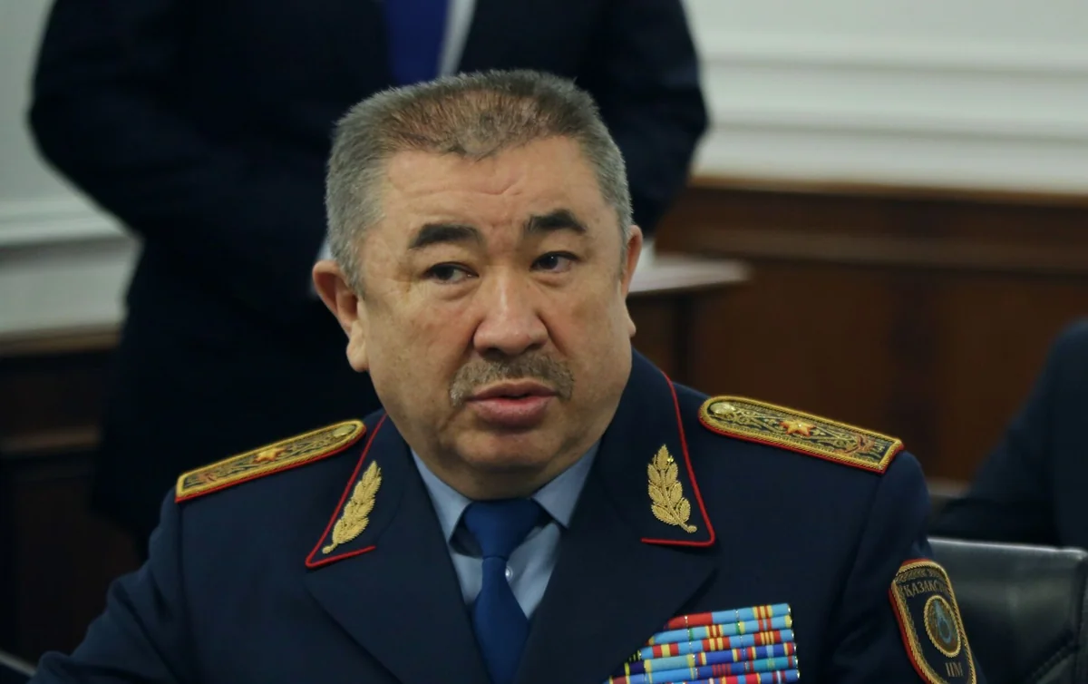 Экс-главу МВД Казахстана осудили условно по делу о беспорядках 2022 года