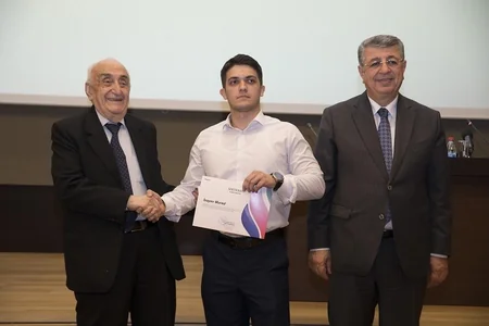 SOCAR-ın daxili təqaüdünü qazanmış tələbələrə plastik kartlar təqdim olundu