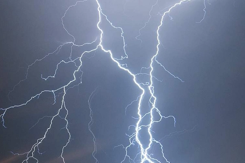 Число пострадавших в Чехии при ударе молнии возросло до 18