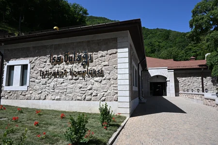 Prezident Şuşada “İsa bulağı” istirahət kompleksinin açılışında iştirak edib - YENİLƏNİB