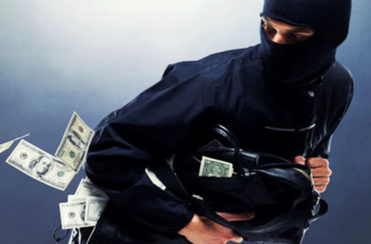 ​Avstraliyalı gənc 12 saniyəyə bank yarıb
